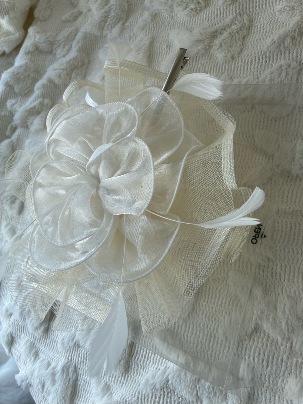 Elegant White Floral Mesh Fascinator Hair Clip